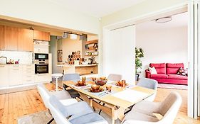 Luxury And Spacious Apartment At The Hearth Of The City